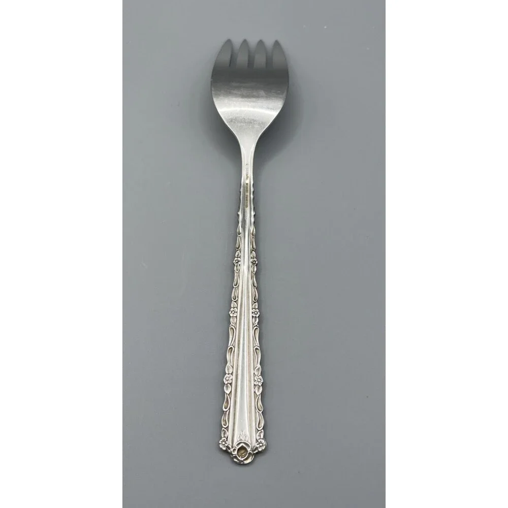 Oneida Deluxe Cherie Medium Cold Meat Serving Fork 8 3/8